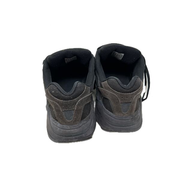 adidas Yeezy Boost 700 V2 Vanta Mens 10.5 main image 7